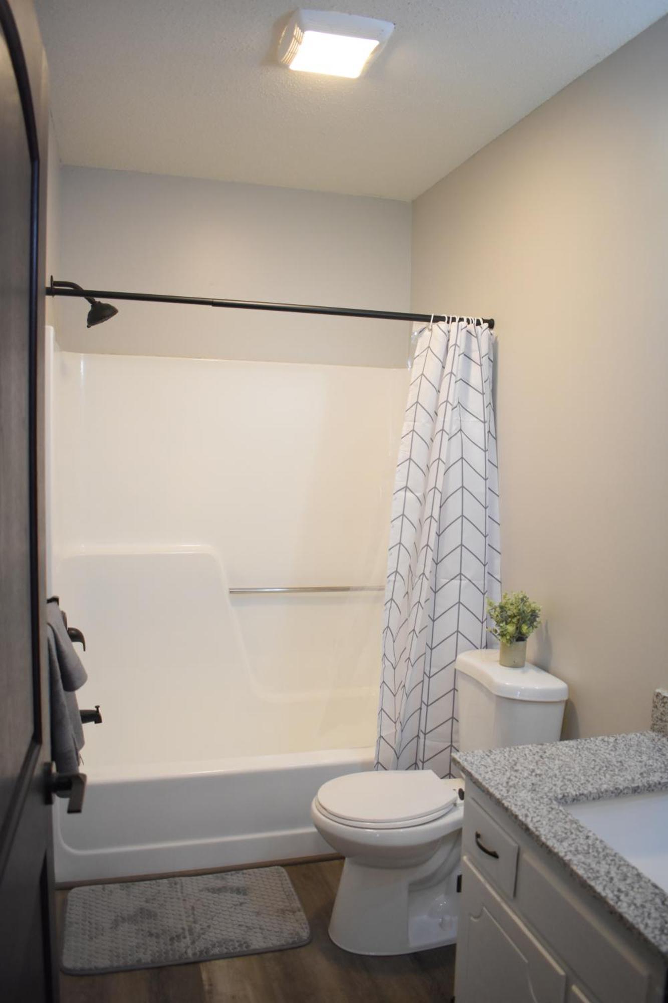 Arctic 415 Apartment Grand Rapids Bagian luar foto