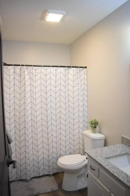 Arctic 415 Apartment Grand Rapids Bagian luar foto