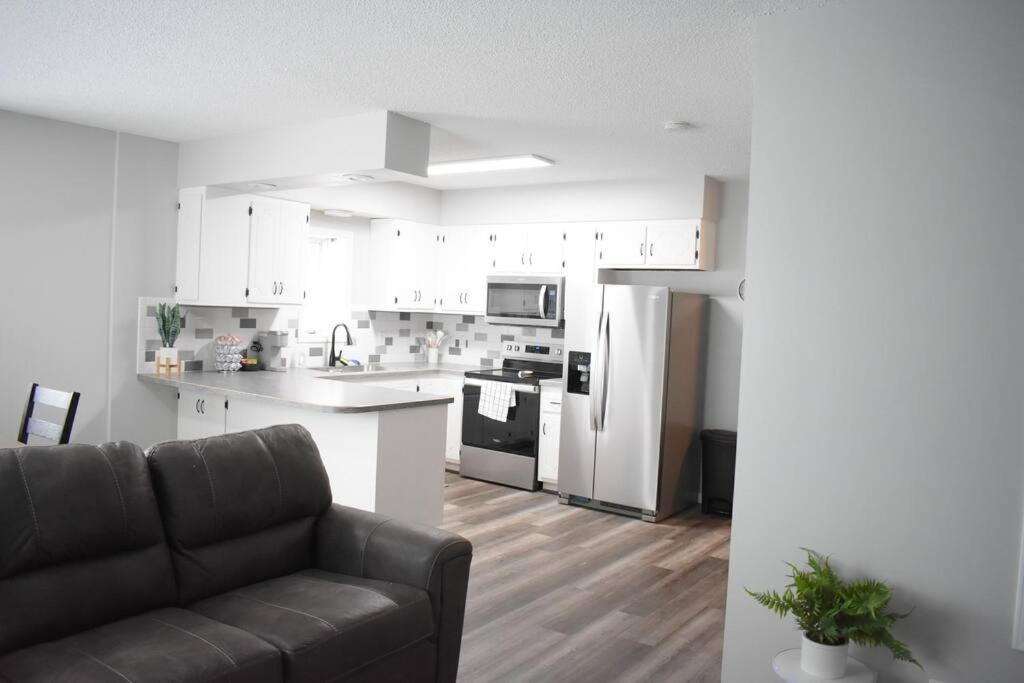 Arctic 415 Apartment Grand Rapids Bagian luar foto